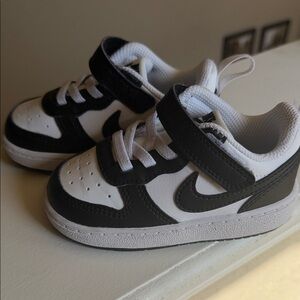Nike Kids Black and White Velcro Sneakers